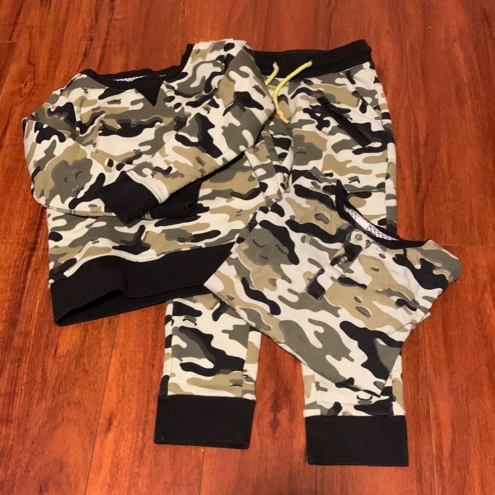 Boys Camo 3 Piece Set Size 5T Shirt,Pullover, and Jogger